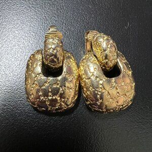 Vintage Door Hanger Clip‎ On Earrings Textured Gold Tone